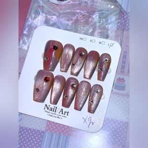 Pink Patel cat-eye patterned press-on nails 💅🏻